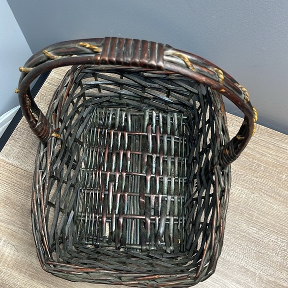 Rich Brown Woven Wicker Basket Arched Handle Intricate Weave - Picture 5 of 10